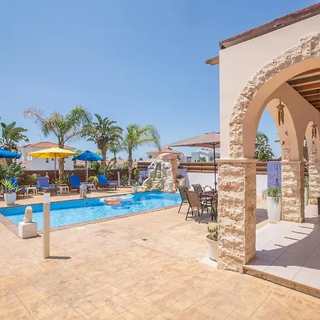 Beautiful 5 Star Holiday In A Prime Location In Sotira, Book Early To Secure Your Dates, Sotira 1200 * أيا نابا