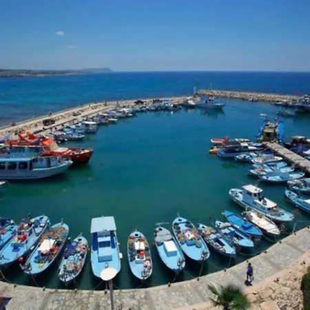 Beautiful 5 Star Holiday In A Prime Location In Sotira, Book Early To Secure Your Dates, Sotira 1200 * أيا نابا