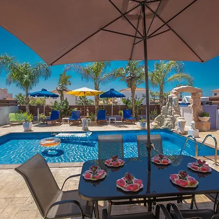 Вилла Beautiful 5 Star Holiday In A Prime Location In Sotira, Book Early To Secure Your Dates, Sotira 1200
