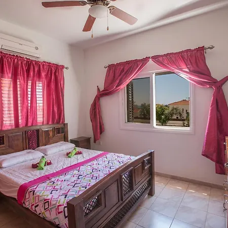 Beautiful 5 Star Holiday In A Prime Location In Sotira, Book Early To Secure Your Dates, Sotira 1200