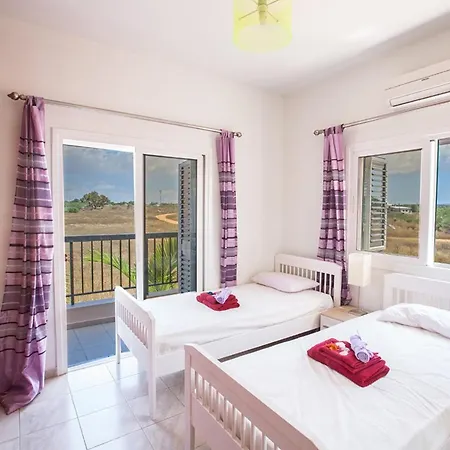 Beautiful 5 Star Holiday In A Prime Location In Sotira, Book Early To Secure Your Dates, Sotira 1200 * Айя-Напа